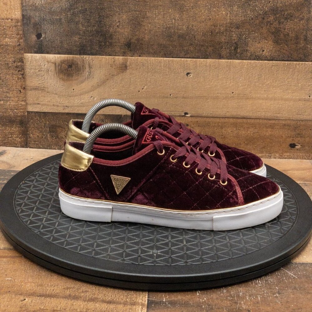 GUESS GOOD ONES 2 WOMENS CASUAL SHOES FAUX VELVET MAROON GOLD LOW SIZE 8.5M - Picture 9 of 9